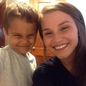 Meet your Posher, Hillary